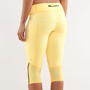 Lululemon Run: Pace Crop
Burning Yellow / Ocean Stripe Mellow Lemon